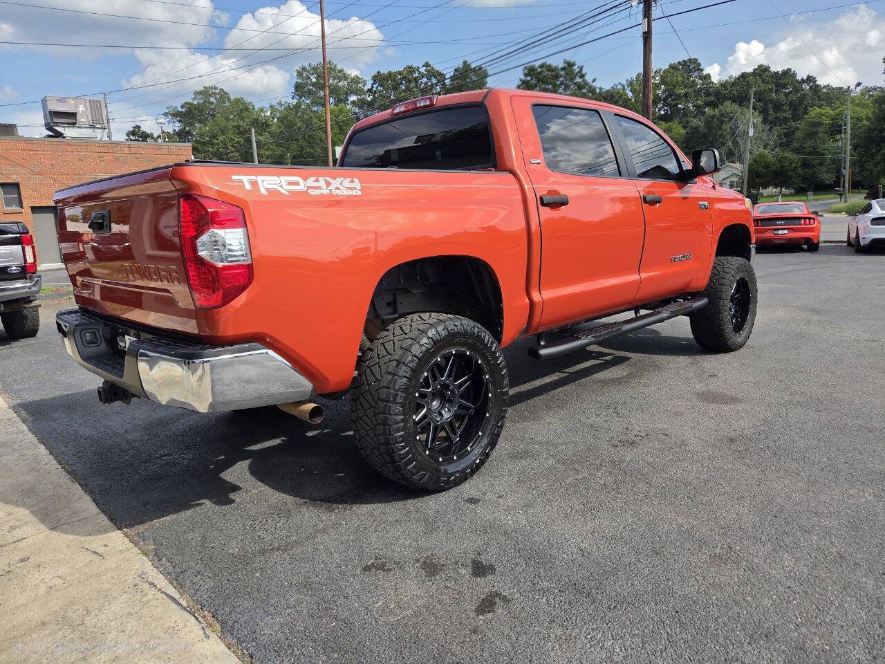Used 2016 Toyota Tundra SR5 w/ TRD Off Road Package AWD/4WD image 5