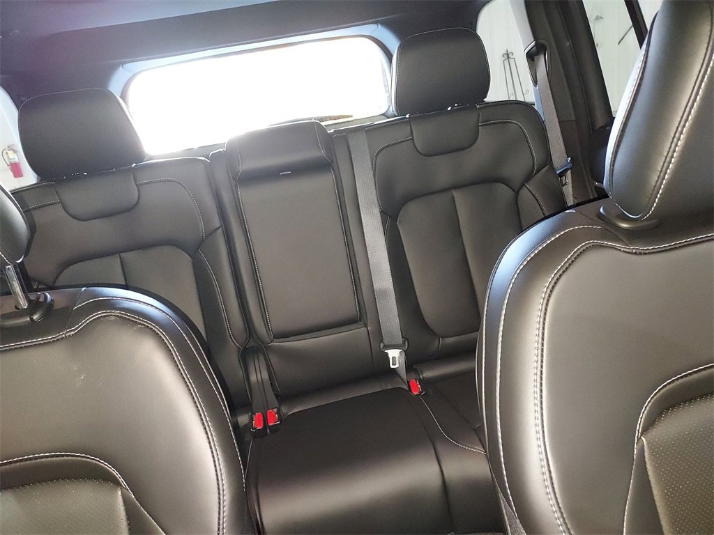 New 2025 Jeep Grand Cherokee Limited w/ Luxury Tech Group II image 14