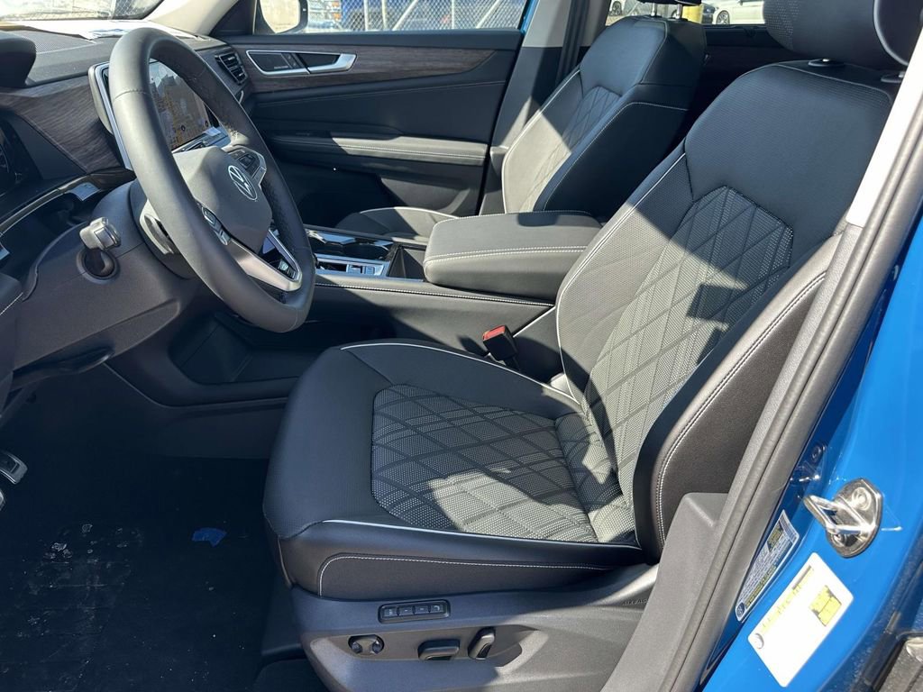 New 2025 Volkswagen Atlas SEL Premium R-Line image 17