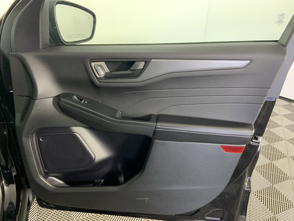 Used 2023 Ford Escape Active image 16