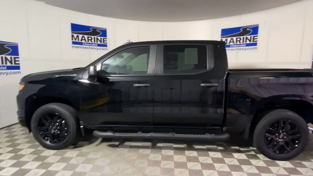 Used 2023 Chevrolet Silverado 1500 Custom AWD/4WD image 7