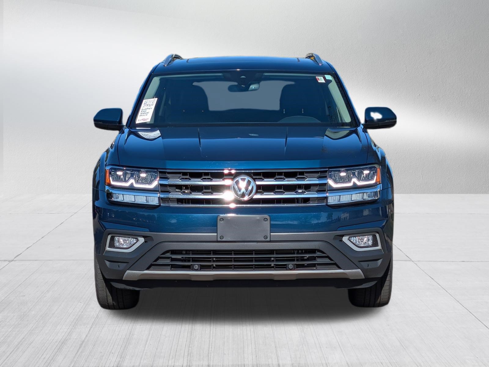 Used 2018 Volkswagen Atlas SEL AWD/4WD image 2