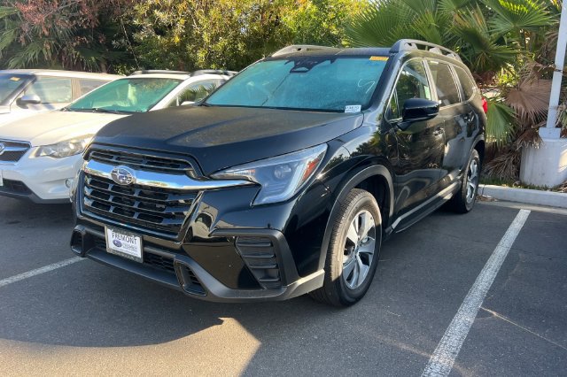 Used 2025 Subaru Ascent Premium AWD/4WD image 2