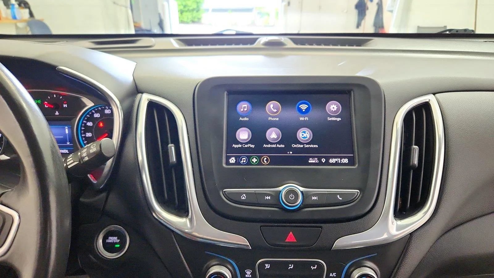 Used 2020 Chevrolet Equinox LT FWD image 17
