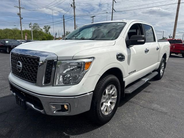 Used 2017 Nissan Titan SV AWD/4WD image 7