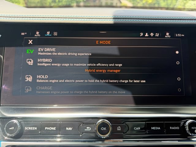 Used 2025 Bentley Flying Spur Plug-In Hybrid AWD/4WD image 36
