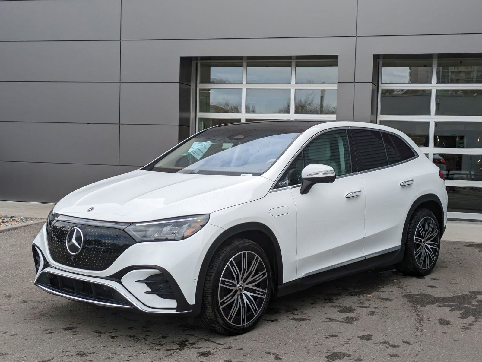 New 2025 Mercedes-Benz EQE 500 4MATIC SUV image 8