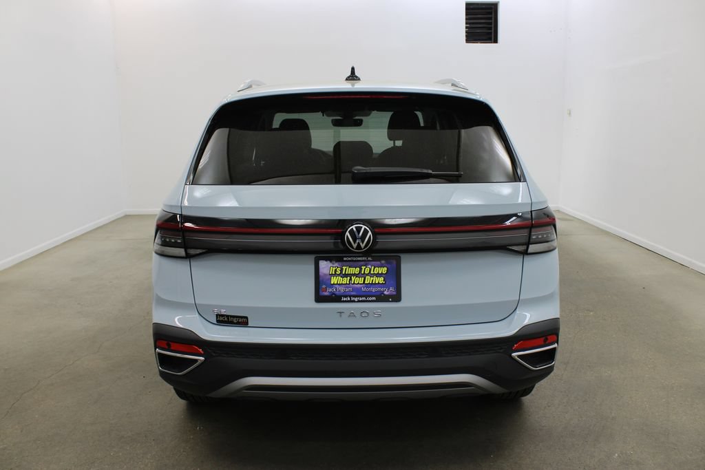 New 2026 Volkswagen Taos SE FWD image 4