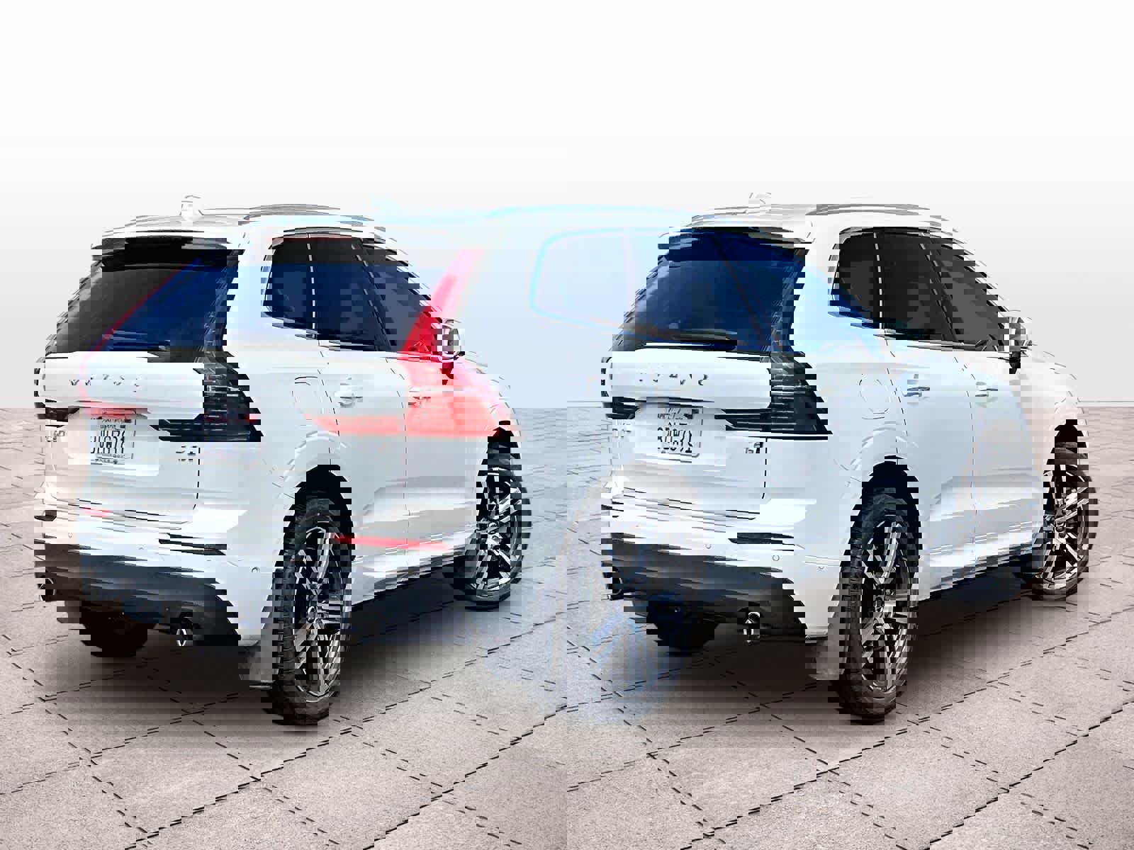 Used 2018 Volvo XC60 T6 Momentum w/ Convenience Package AWD/4WD image 2