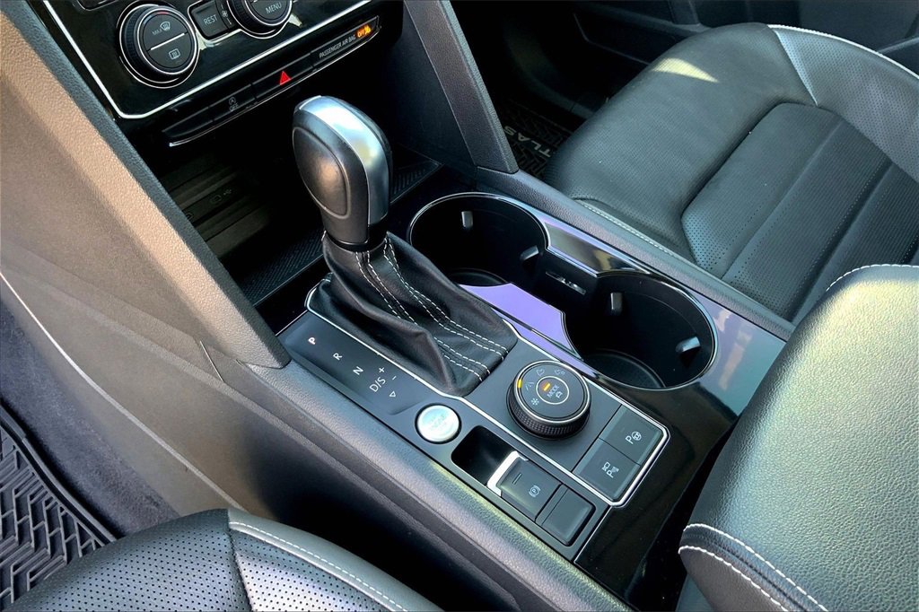 Used 2022 Volkswagen Atlas SEL Premium image 15