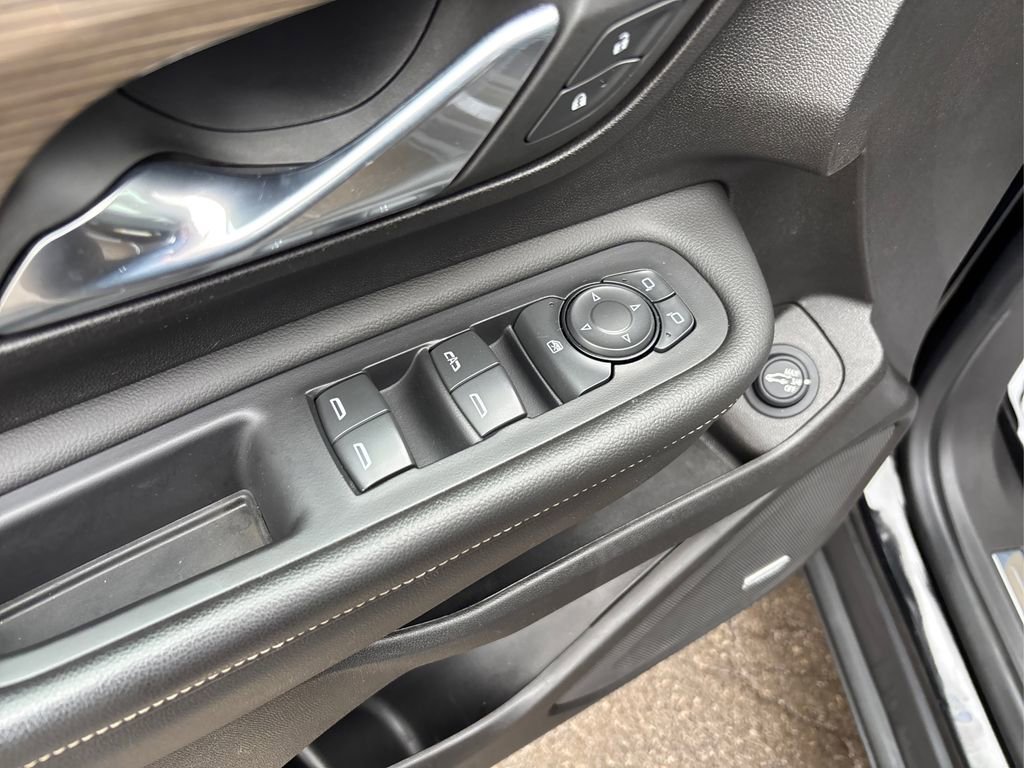 Used 2024 GMC Terrain Denali image 37