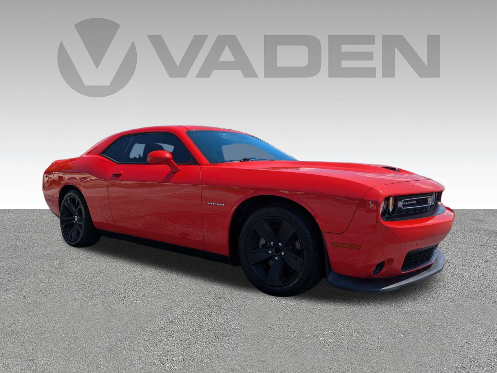 Used 2022 Dodge Challenger R/T RWD image 3