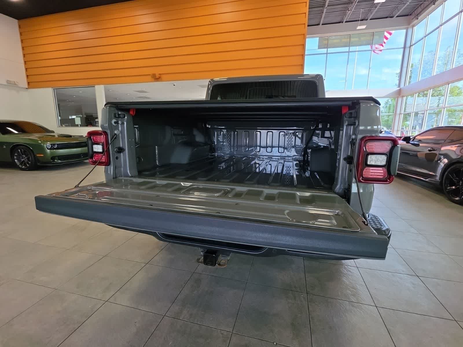 Used 2021 Jeep Gladiator Mojave w/ Dual Top Group AWD/4WD image 10