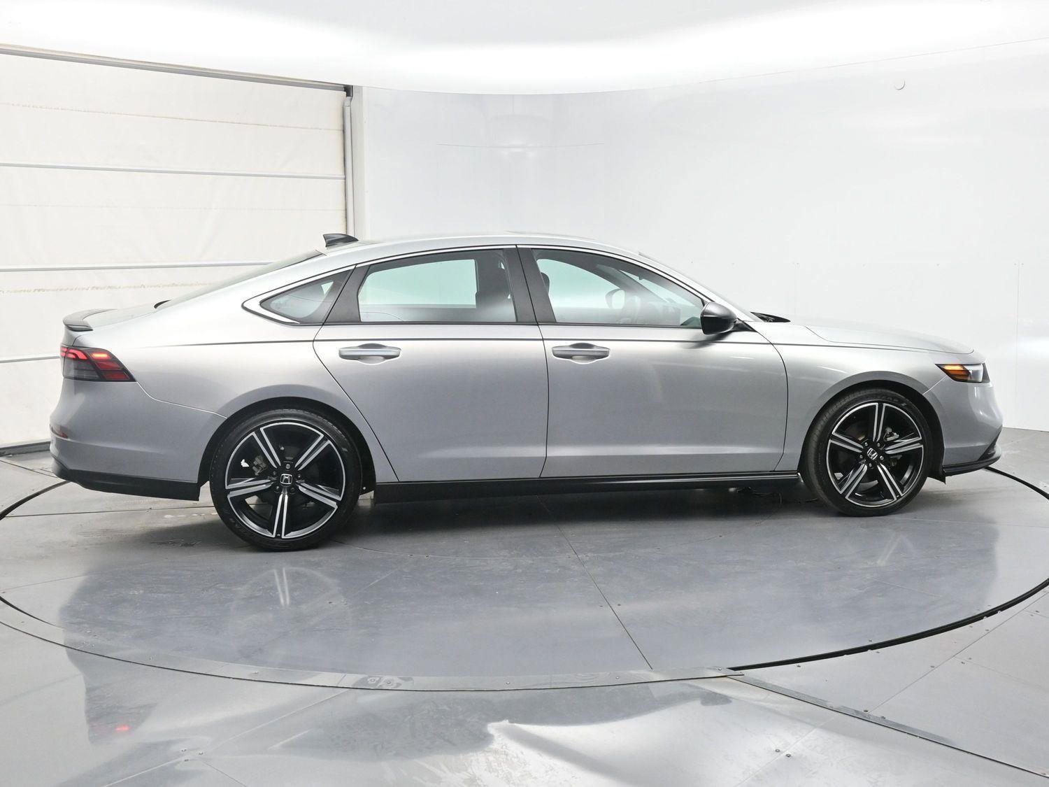 Used 2024 Honda Accord Sport image 28