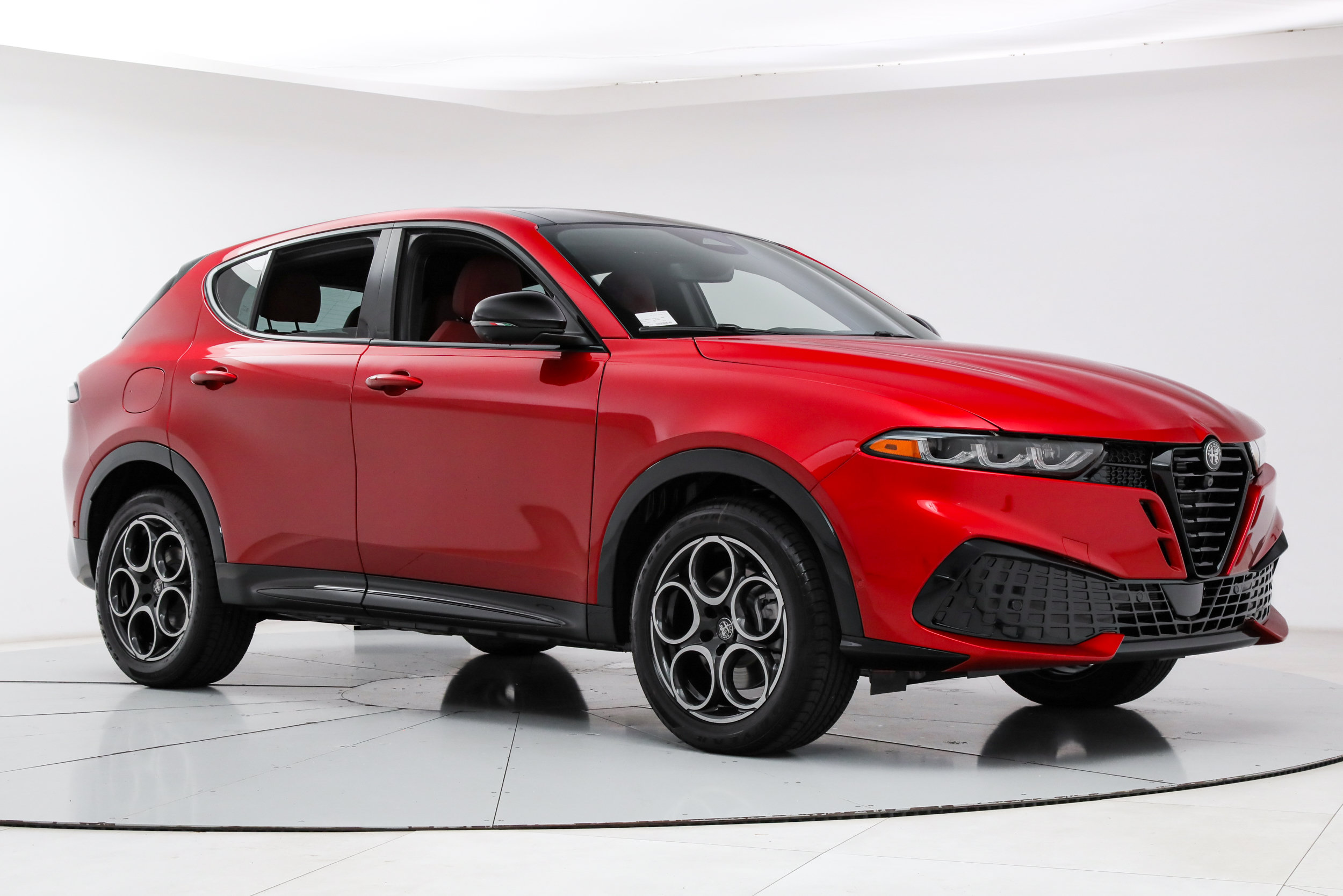 New 2026 Alfa Romeo Tonale w/ Red Premium Package AWD/4WD image 7
