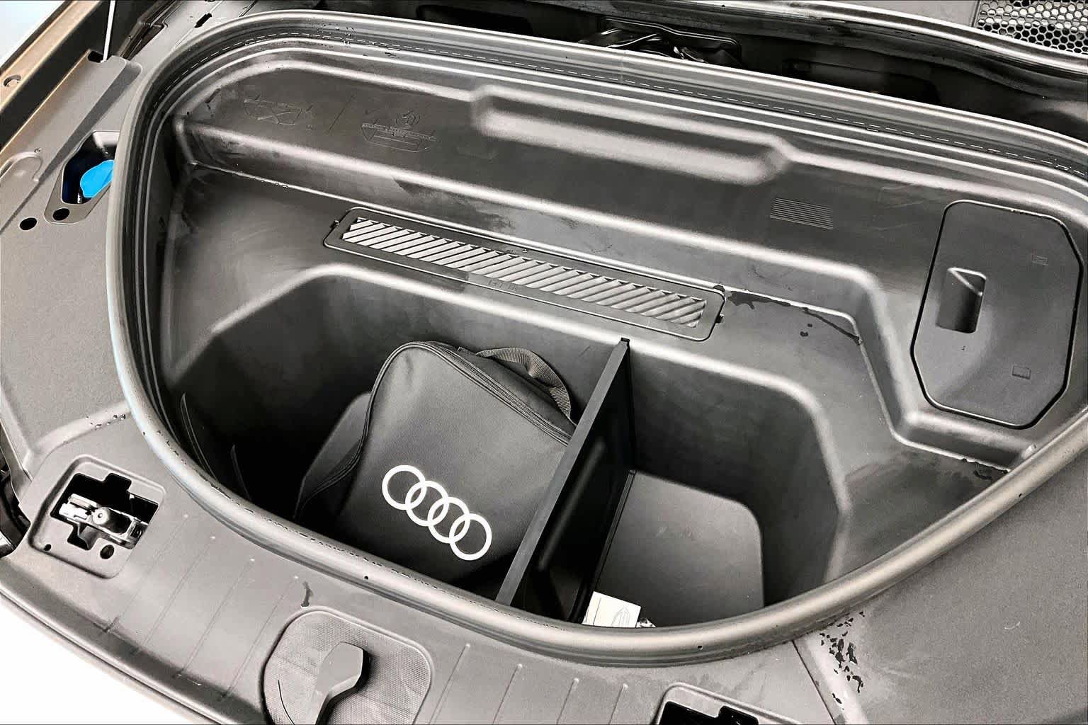 Used 2025 Audi Q6 e-tron Premium Plus w/ Premium Plus image 30