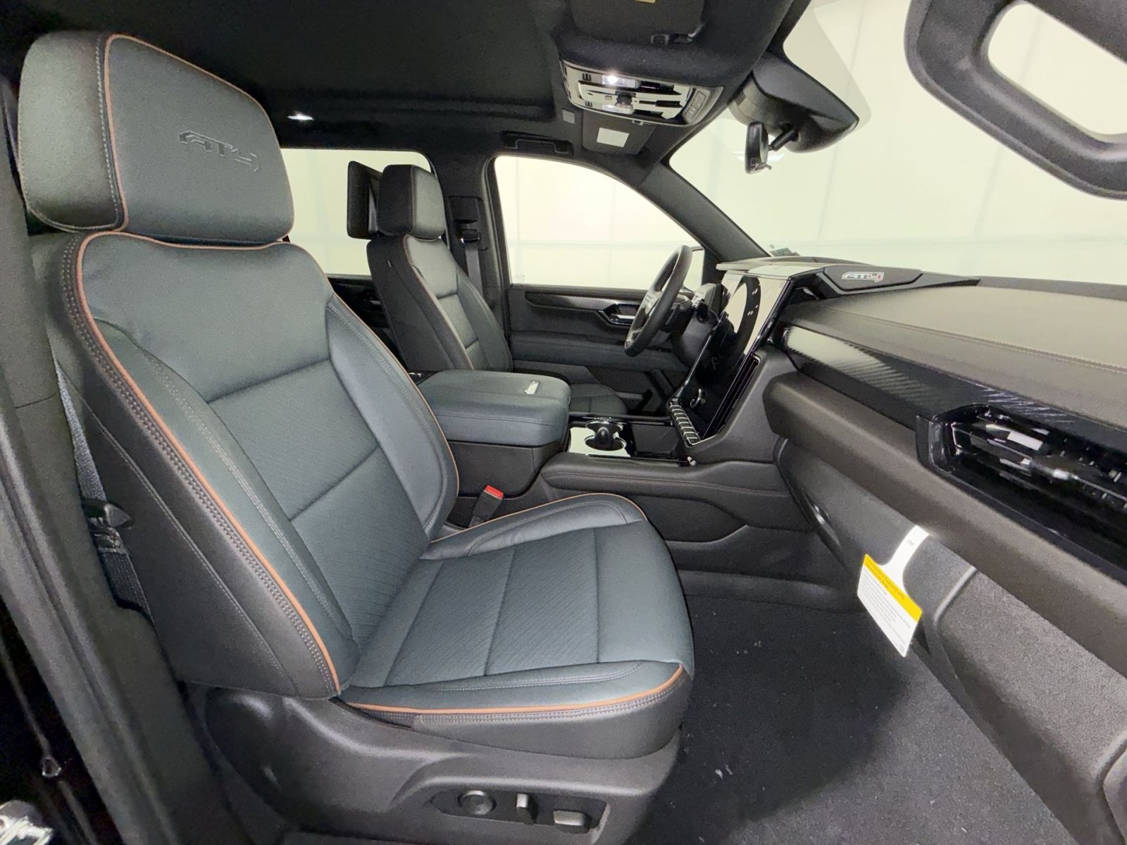 New 2026 GMC Yukon XL AT4 w/ AT4 Premium Plus Package AWD/4WD image 28