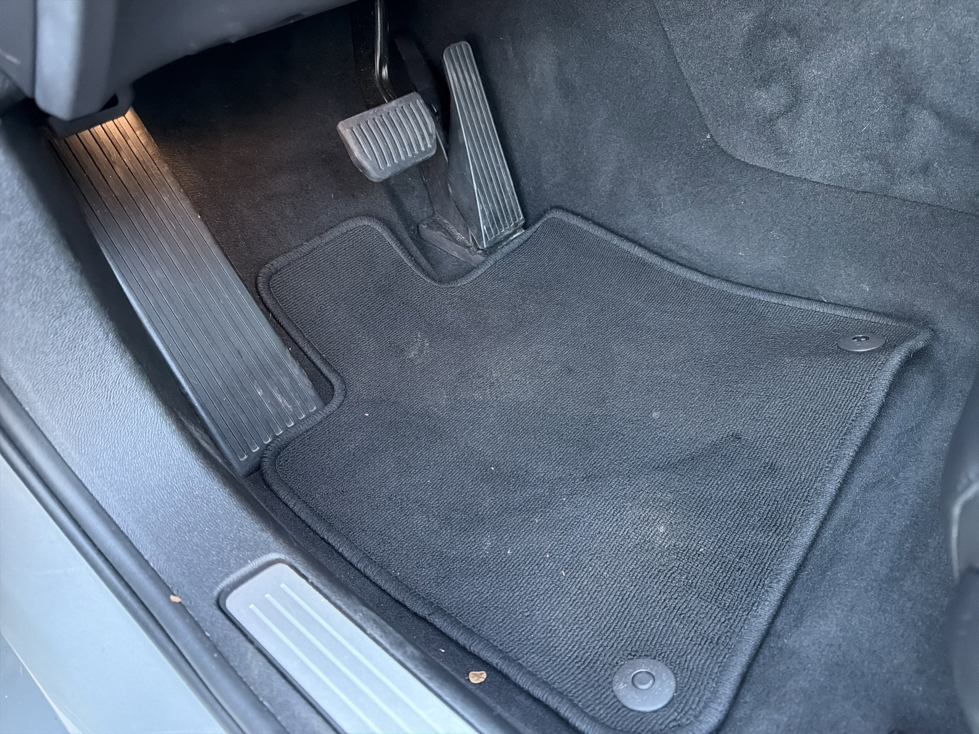 Certified 2024 Volvo S60 B5 Core image 17