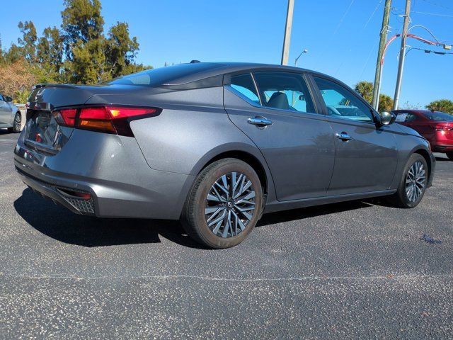 Used 2025 Nissan Altima 2.5 SV image 5