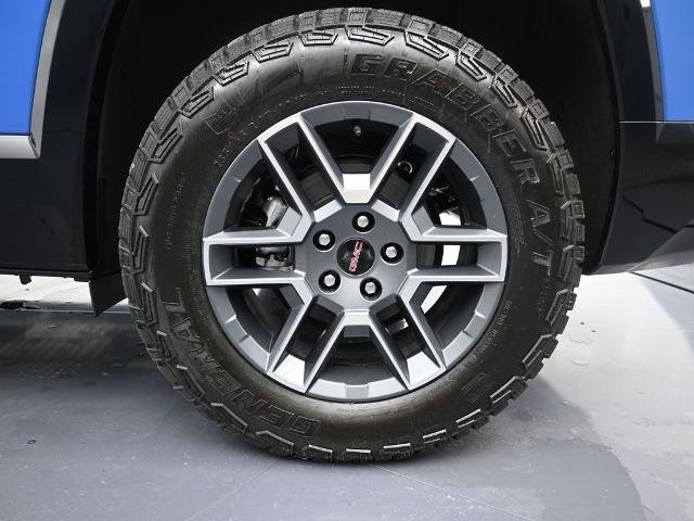 New 2026 GMC Terrain AT4 w/ Convenience Package III image 9