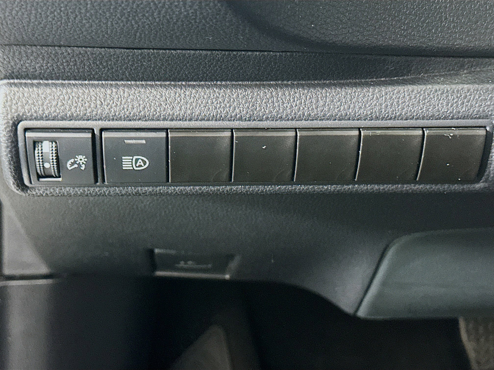 Used 2025 Toyota Corolla LE image 16