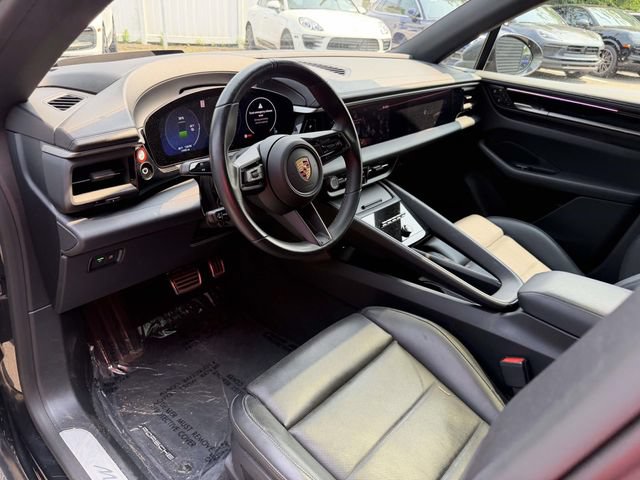 Certified 2024 Porsche Macan 4 Electric AWD/4WD image 5