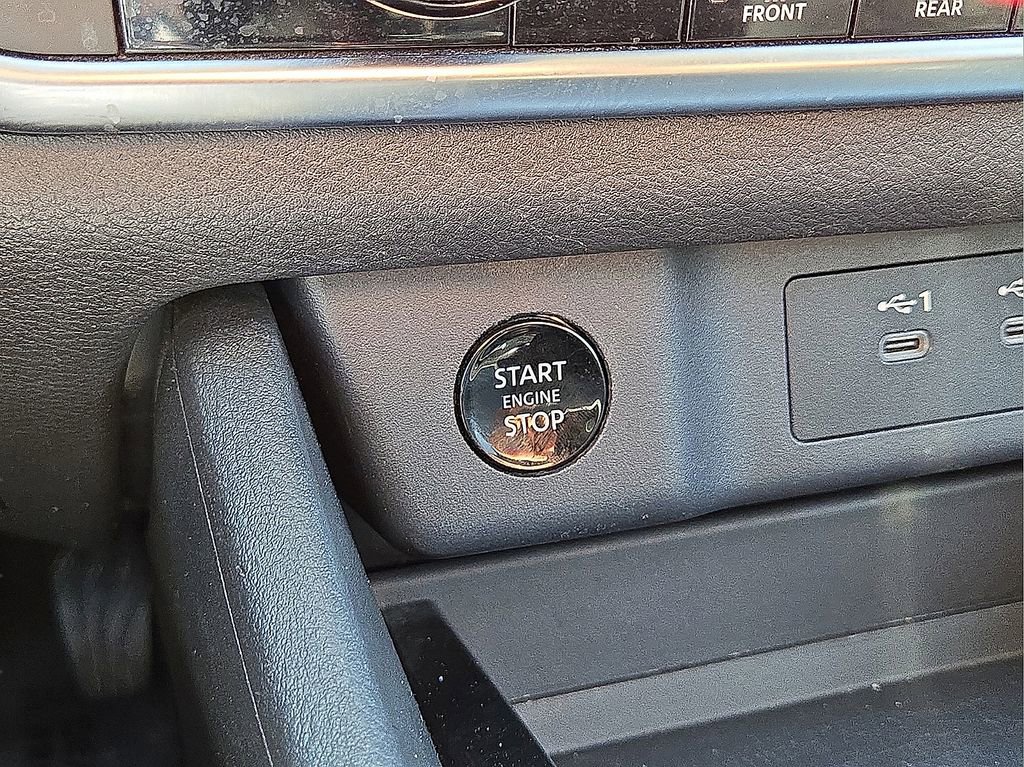 Used 2024 Nissan Rogue SV AWD/4WD image 32
