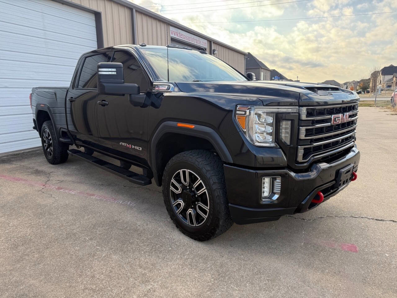 Used 2020 GMC Sierra 2500 AT4 w/ AT4 Premium Package image 3