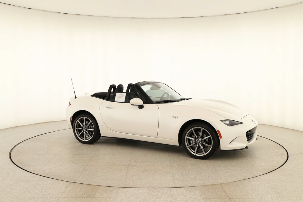 Used 2022 MAZDA MX-5 Miata Grand Touring w/ Weather Package RWD image 9