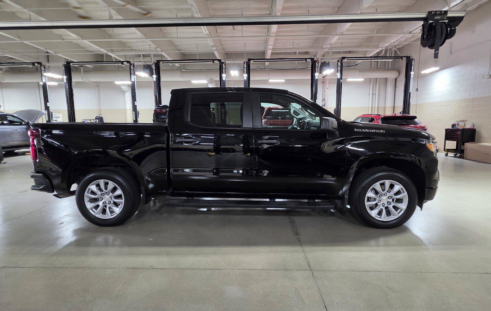 Used 2023 Chevrolet Silverado 1500 Custom AWD/4WD image 8