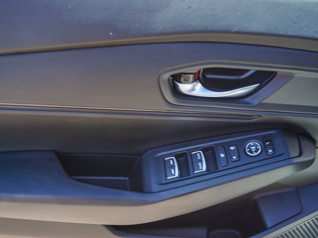 Used 2025 Honda Accord SE image 18