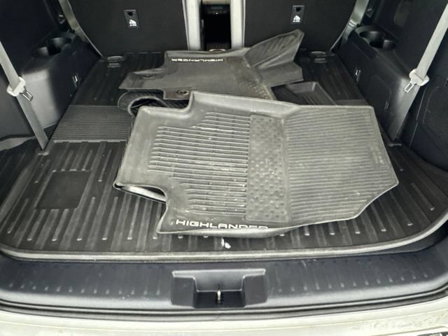 Used 2020 Toyota Highlander XLE w/ Protection Package #3 AWD/4WD image 31