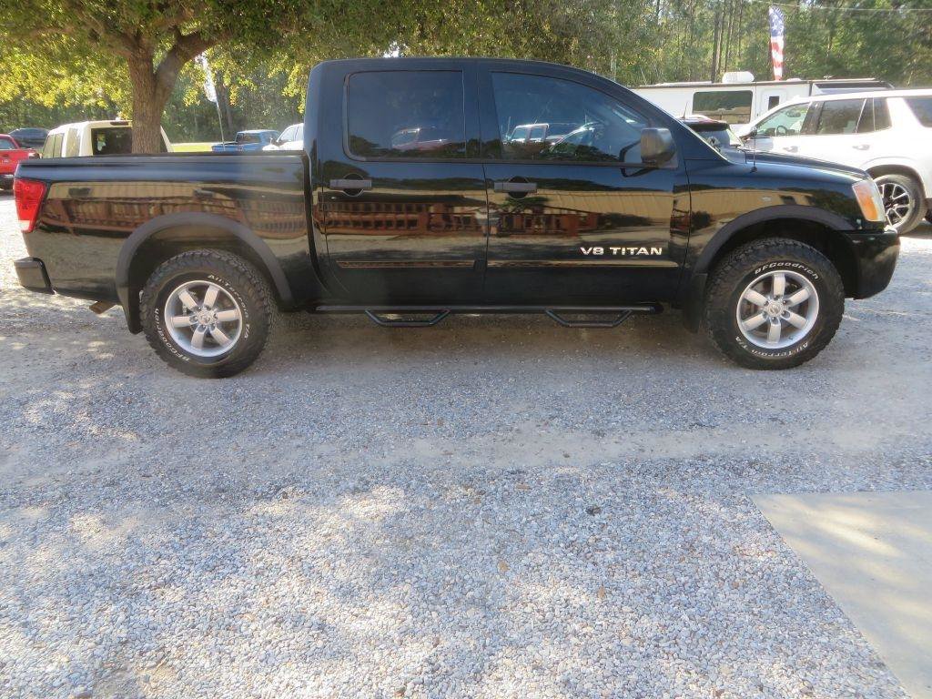 Used 2011 Nissan Titan PRO-4X AWD/4WD image 5