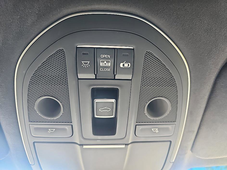 Used 2019 Genesis G80 3.3T Sport RWD image 29
