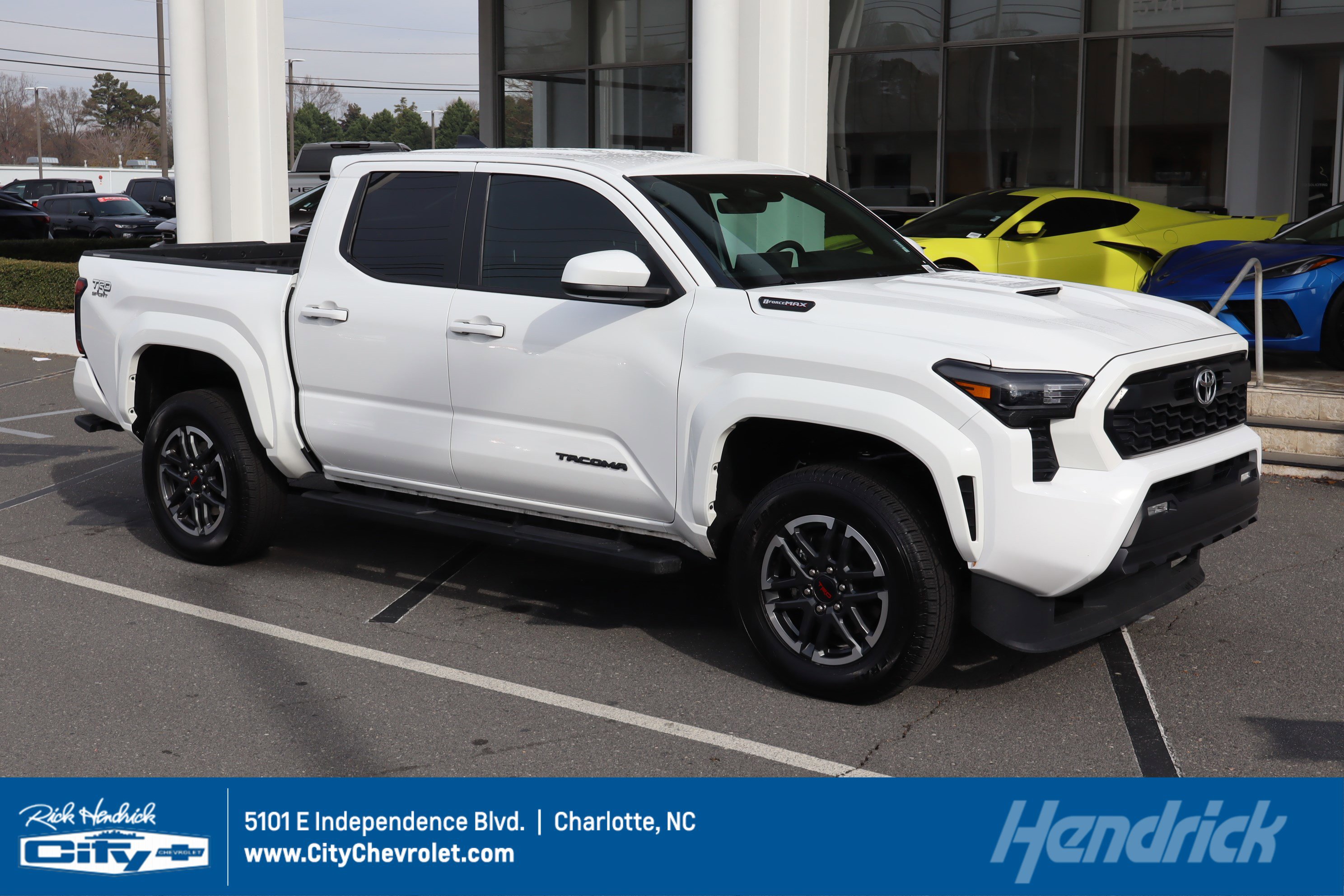 Used 2025 Toyota Tacoma TRD Sport image 1