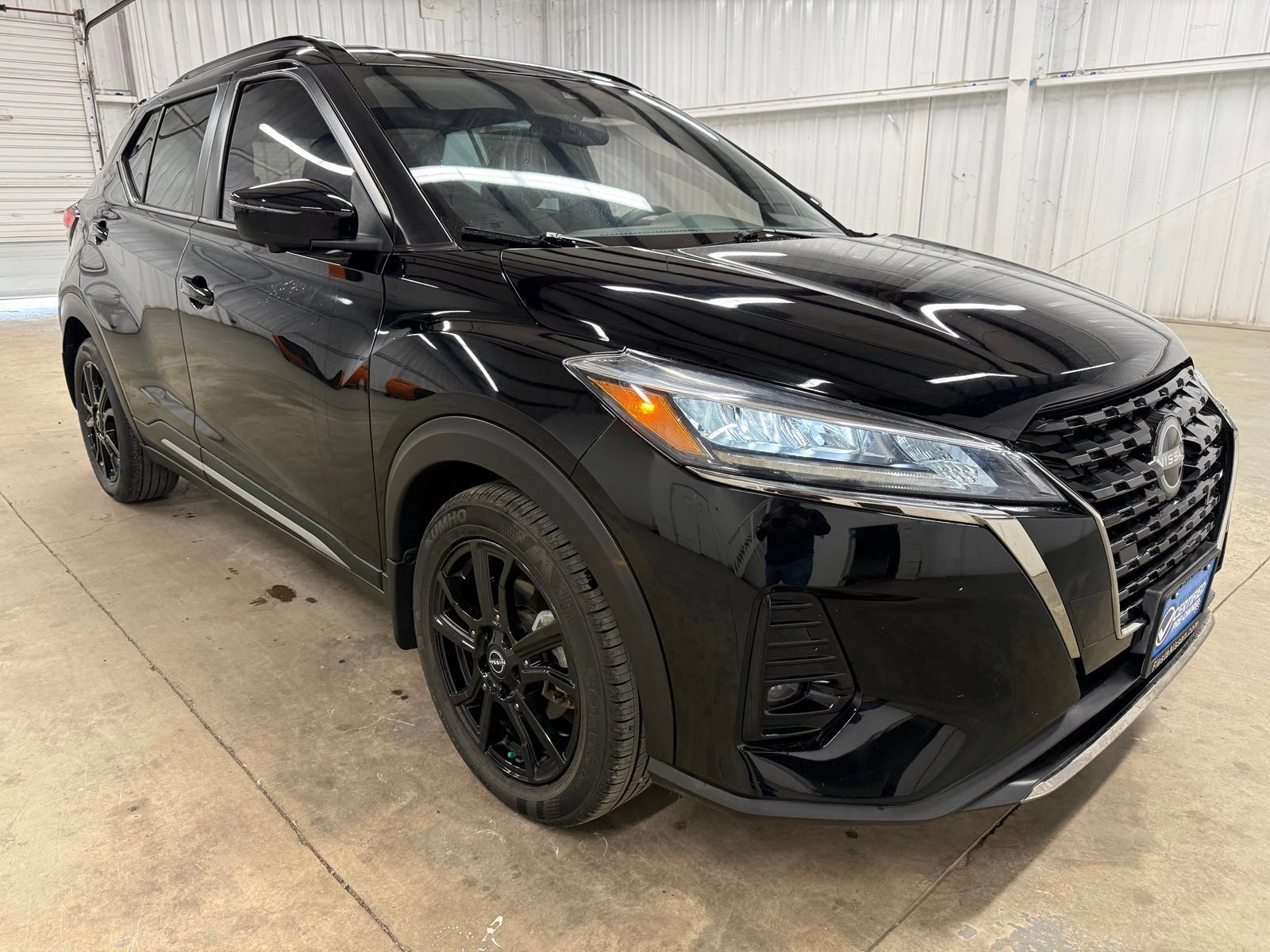 Used 2024 Nissan Kicks SR w/ SR Premium Package FWD image 1