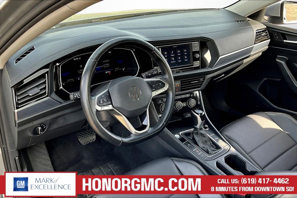 Used 2024 Volkswagen Jetta SE image 16