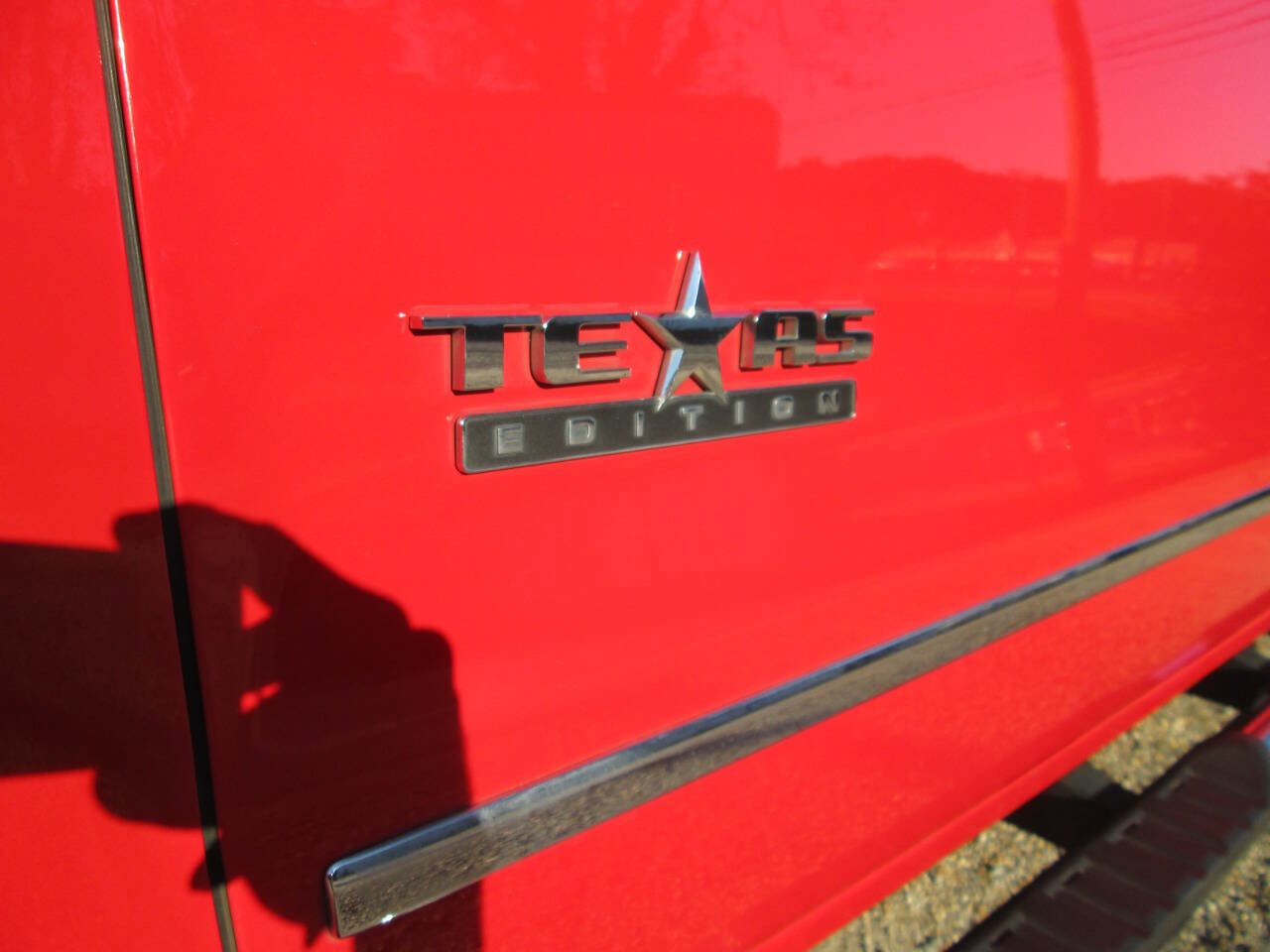 Used 2018 Chevrolet Silverado 1500 LTZ w/ Texas Edition image 12