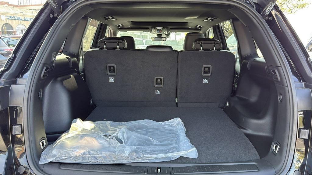 New 2025 Jeep Grand Cherokee Altitude image 9