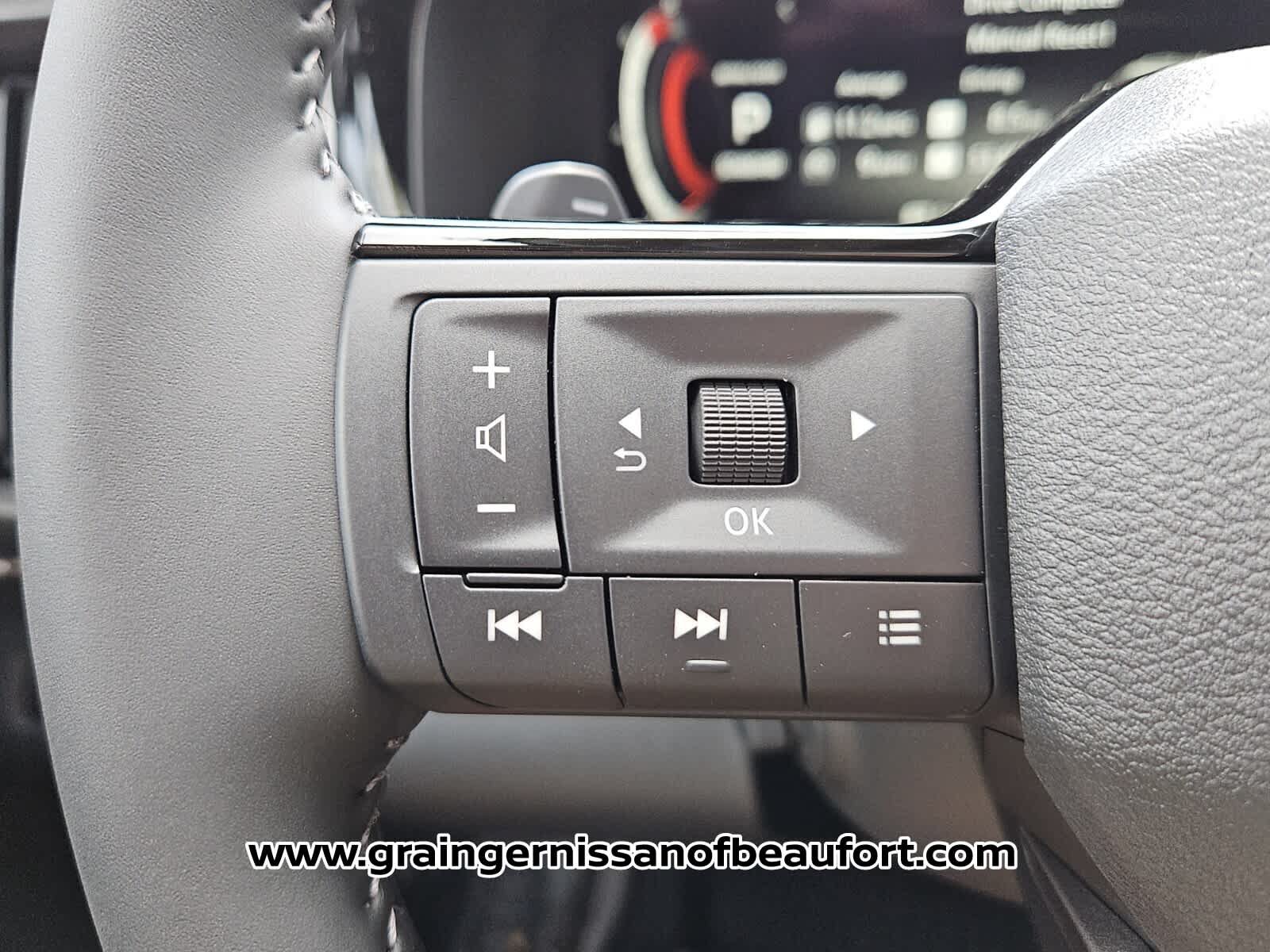 New 2026 Nissan Pathfinder Platinum FWD image 12