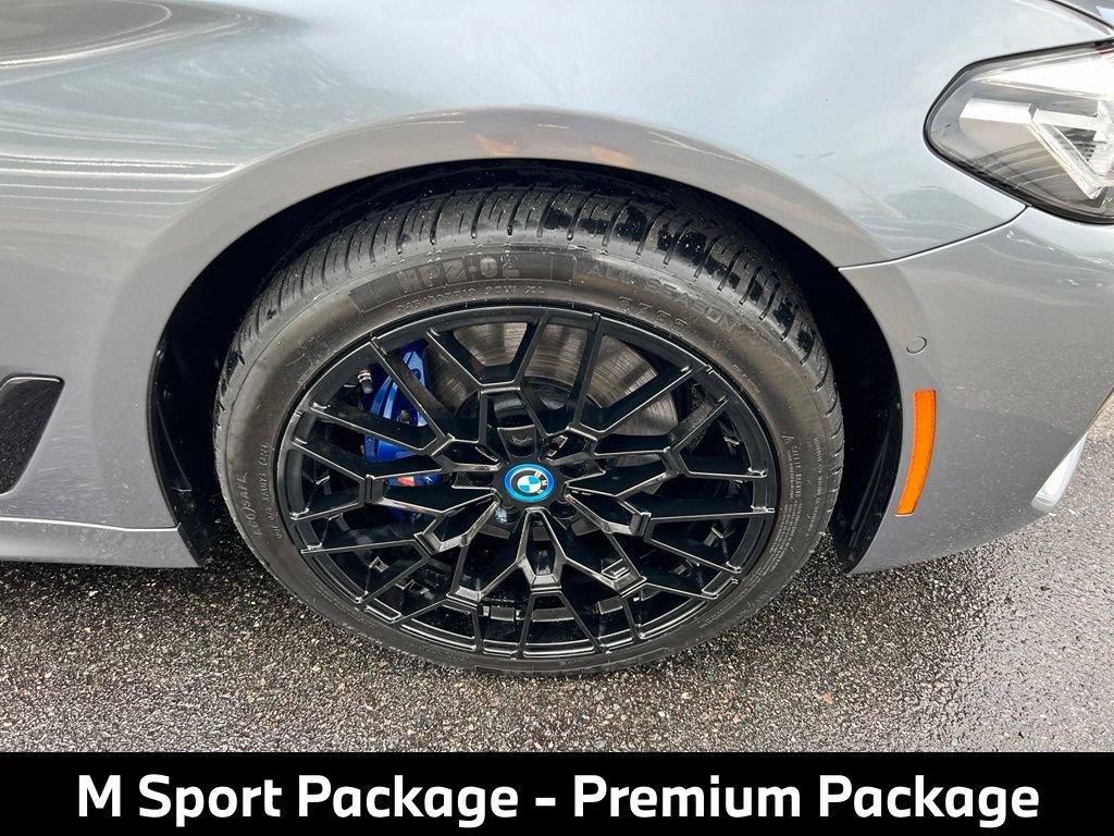 Used 2022 BMW 530e xDrive w/ Premium Package AWD/4WD image 13