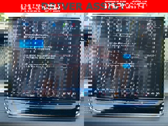 New 2025 Volkswagen Tiguan SE R-Line image 4