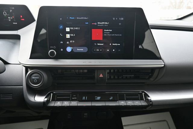 Used 2023 Toyota Prius LE image 30