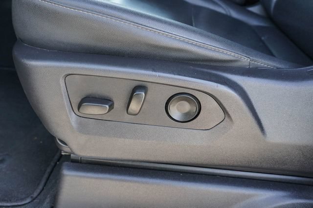 Used 2025 GMC Sierra 1500 SLT AWD/4WD image 16