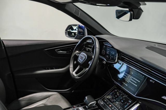 Used 2021 Audi Q8 Premium Plus w/ Premium Plus Package AWD/4WD image 17