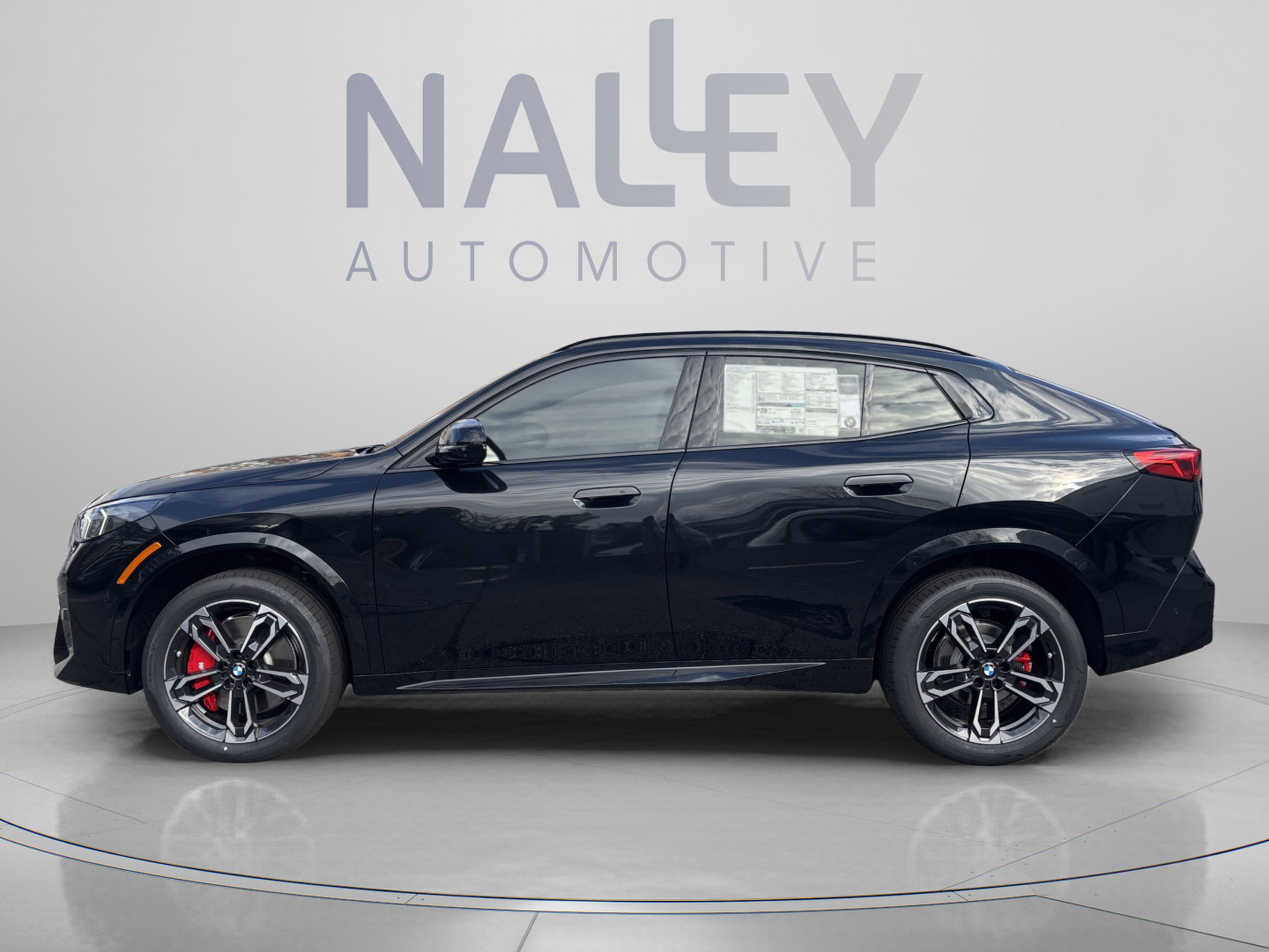 Used 2026 BMW X2 xDrive28i w/ Technology Package AWD/4WD image 3
