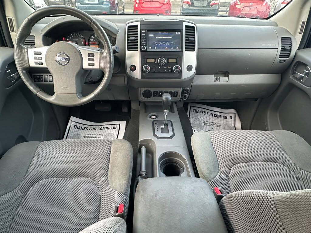 Used 2020 Nissan Frontier SV w/ Midnight Edition Floor Mats RWD image 14