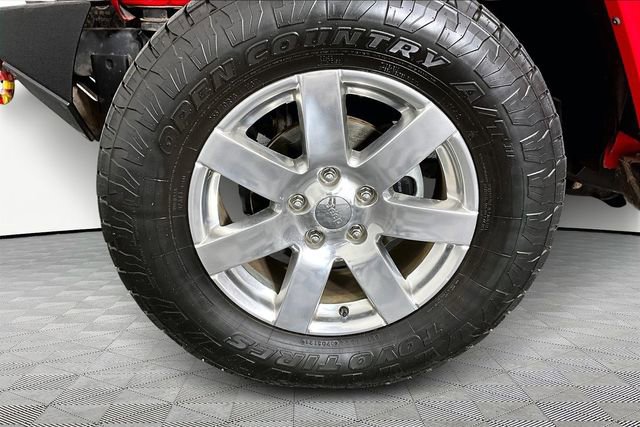 Used 2015 Jeep Wrangler Unlimited Sahara w/ Connectivity Group image 31