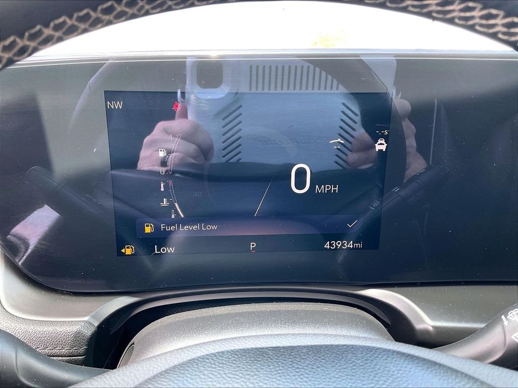Used 2024 Buick Encore GX Avenir w/ Avenir Technology Package AWD/4WD image 24