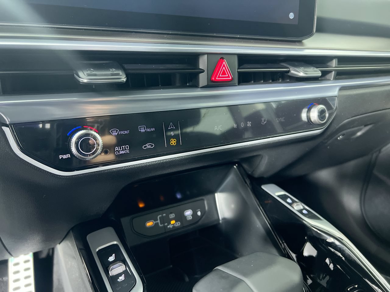 New 2026 Kia Sorento EX w/ EX Premium Package FWD image 24